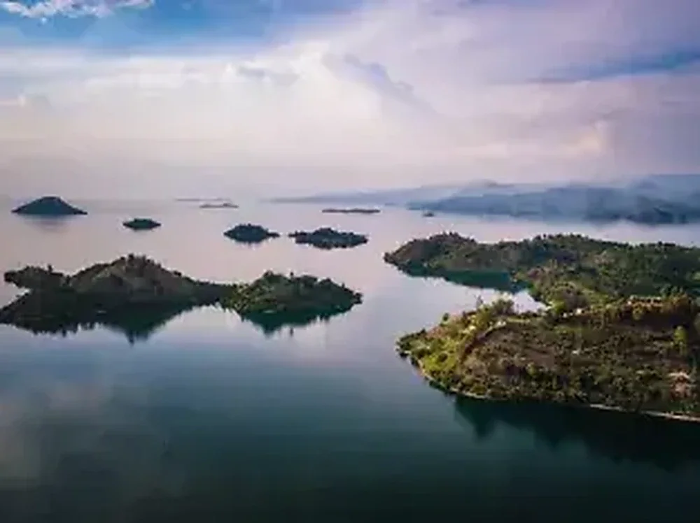 Rwanda lake landscape